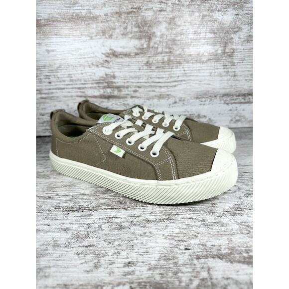 Cariuma Women’s OCA Olive Green Canvas Sneakers Sz 8 - Picture 1 of 8